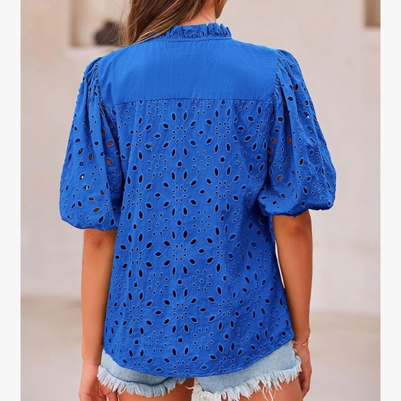 ☀️pretty garden eyelet top color blue - Picture 4 of 5